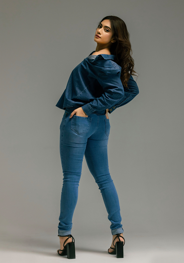 LOLA FOLDED HEM PENCIL CUT DENIM PANT